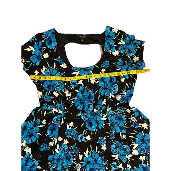 Torrid Blue Floral Skater's Dress - Size 2 - Picture 5 of 7
